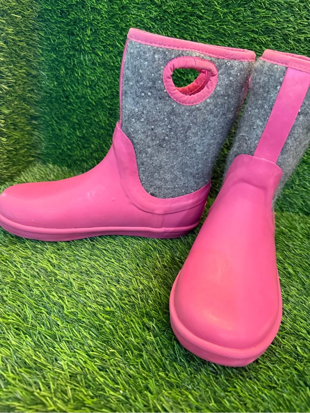 UGG youth Kids Pink grey wool Waterproof Pull-On Boots size 4Y